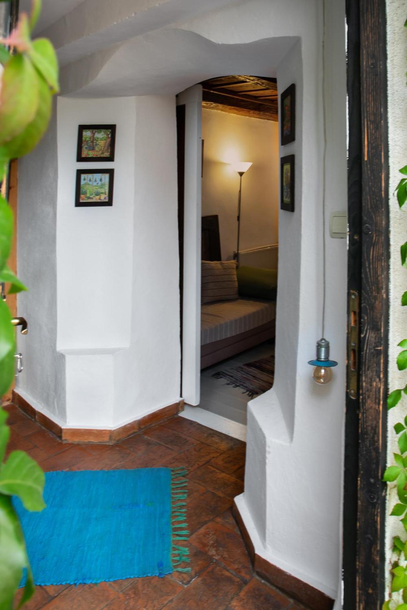 Bike House - 250-Year-Old Restored House In A Quiet Area 브라쇼브 외부 사진