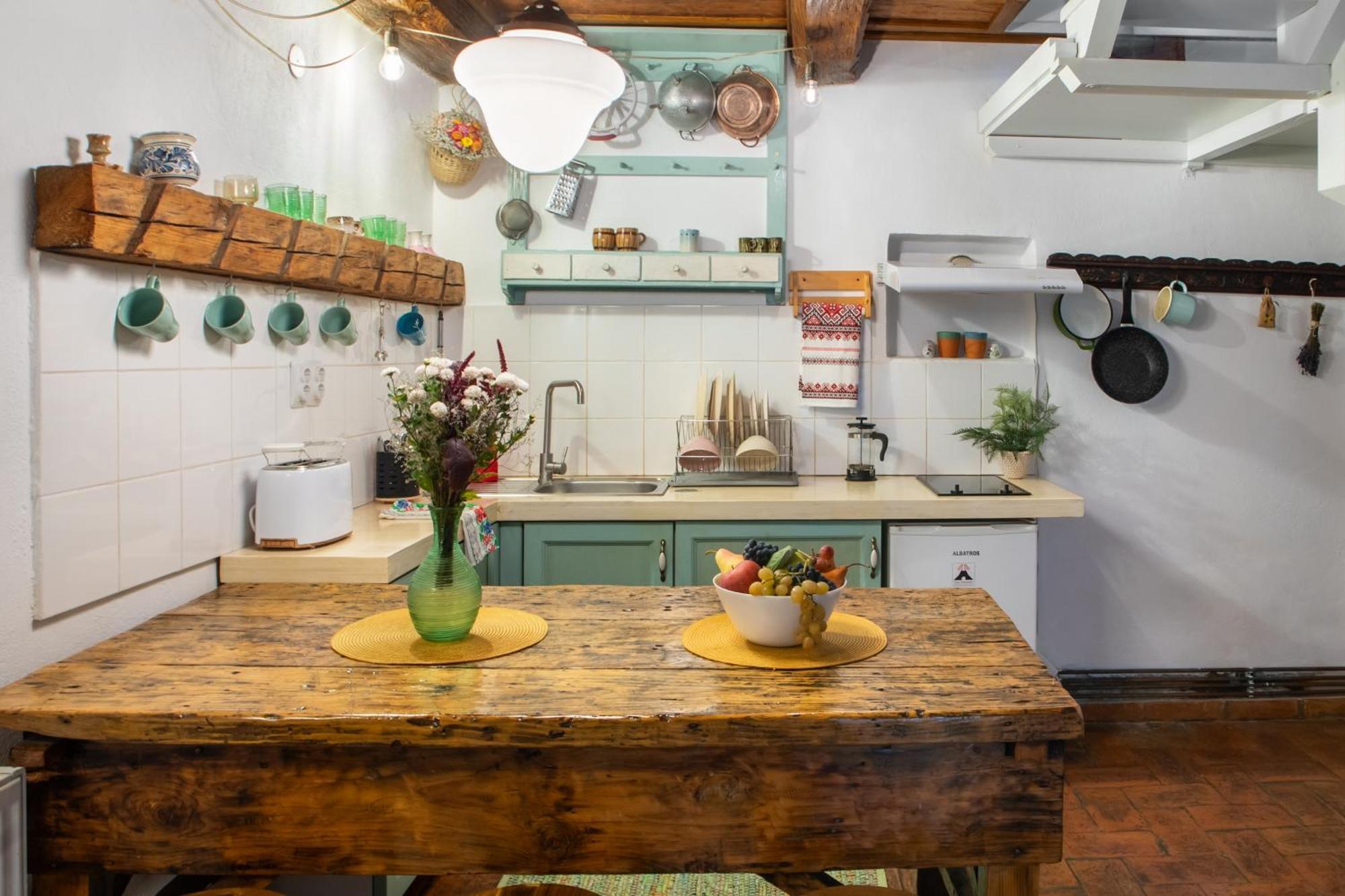 Bike House - 250-Year-Old Restored House In A Quiet Area 브라쇼브 외부 사진